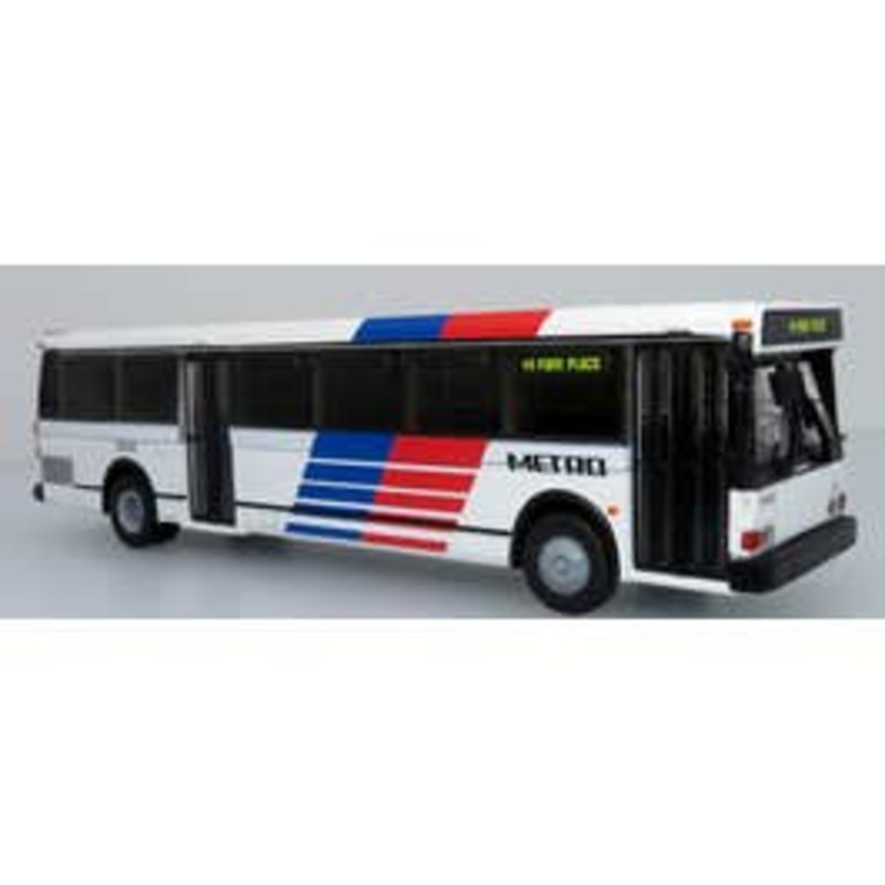 Iconic Replicas 87-0409  HO 1980 Grumman 870 Transit Bus: Houston METRO