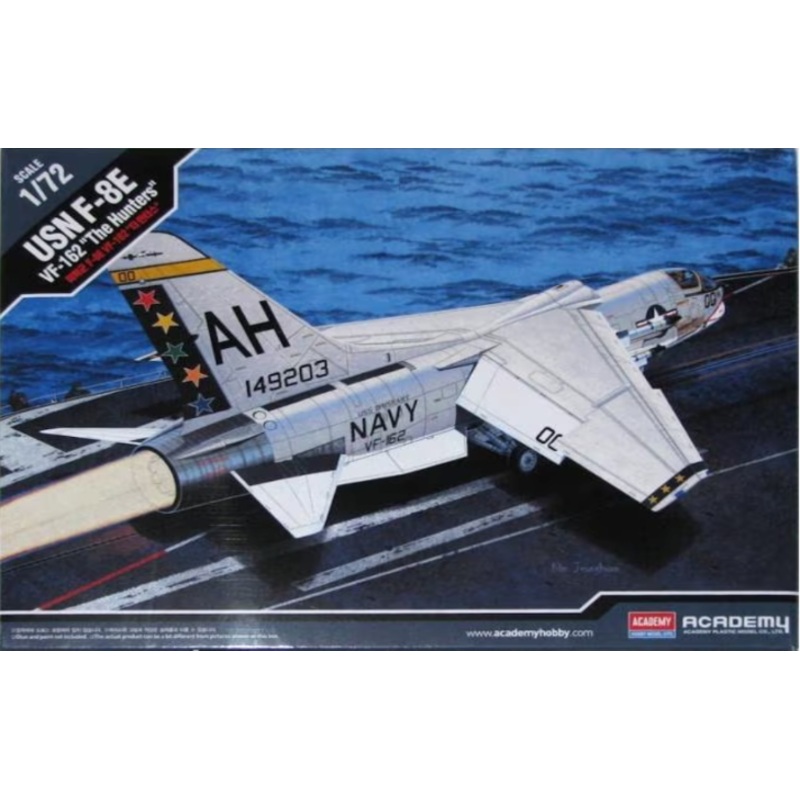 Academy – 1/72 USN F-8E VF-162 “The Hunters”