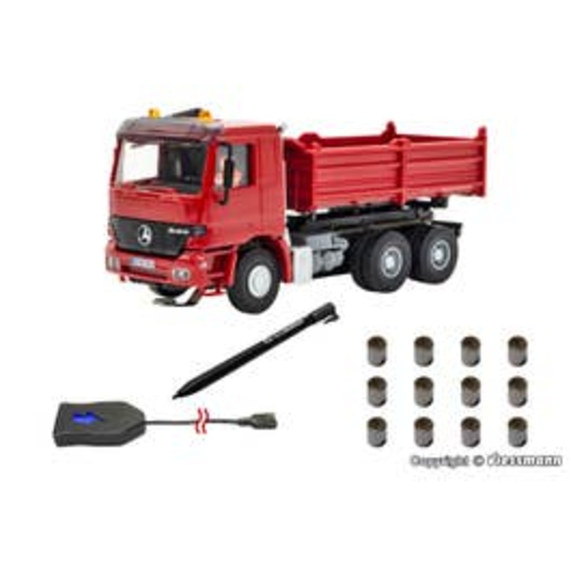 Viessmann 8001  HO CarMotion basic starter set, MB ACTROS dump truck with rotating flashing lights, red
