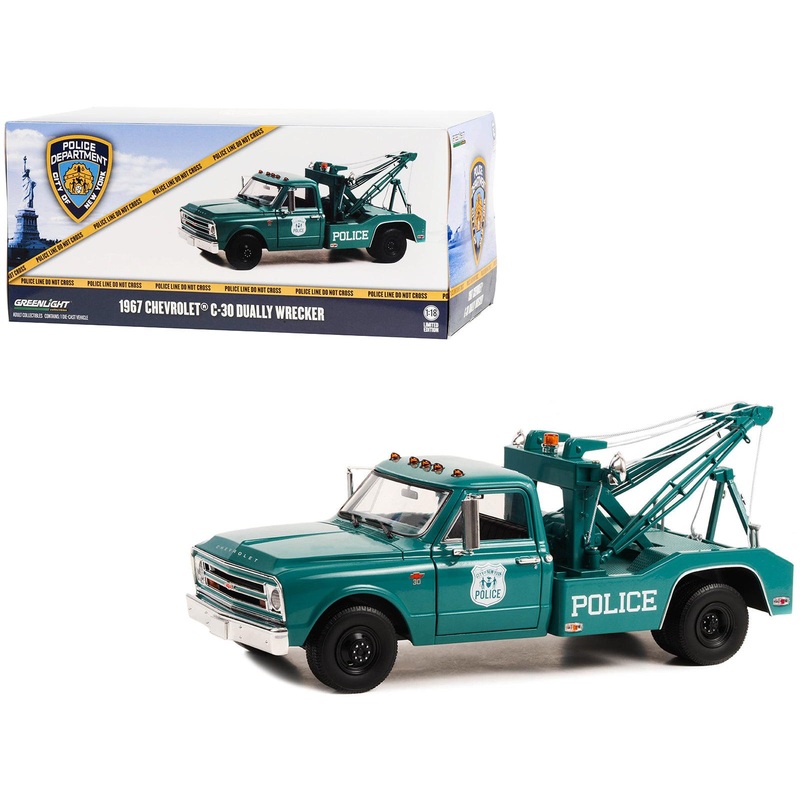 1967 Chevrolet C-30 Dually Wrecker Tow Truck Green “NYPD (New York City Police Department)” 1/18 Diecast Car Model by Greenlight