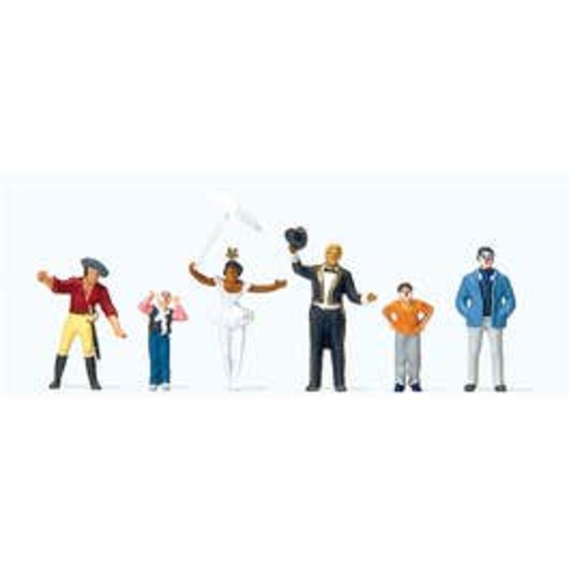 Preiser 24645  HO Carnival Parade Participants — Set #4