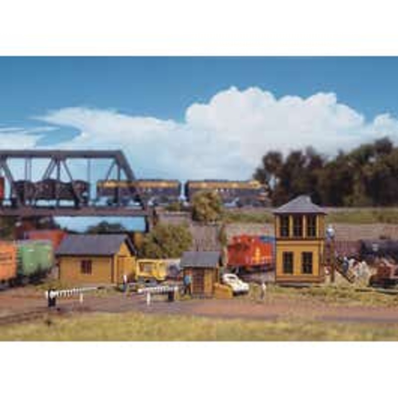 Walthers #933-3852 Trackside Structures Set — Kit