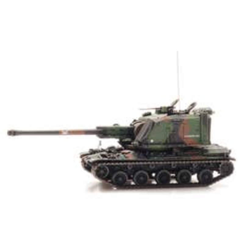 Artitec 6870160  HO AMX 30 AUF 1 155mm camo