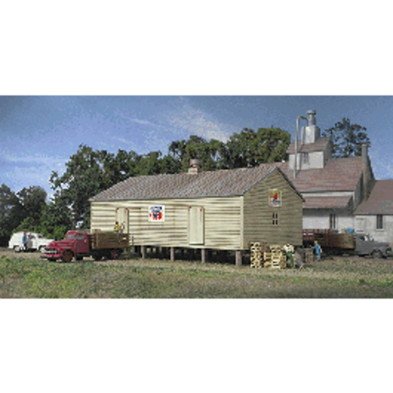 Walthers #933-3230 Co-Op Storage Shed On Pilings — Kit