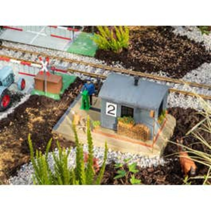 Pola 330878  G Gatekeepers Stall with Moveable Figure Kit