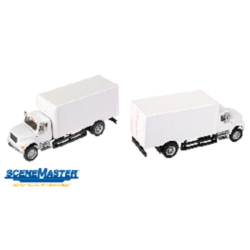 Walthers #949-11290 International 4900 Truck (white cab & body)