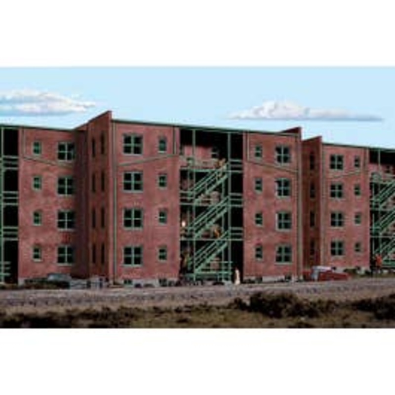 Walthers #933-3177 Parkview Terrace Back Building Kit – Tuscan w/Green Trim