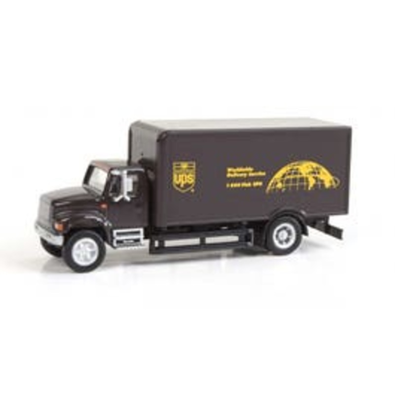 Walthers #949-11293 International 4900 Single-Axle Box Van – UPS Bow Tie
