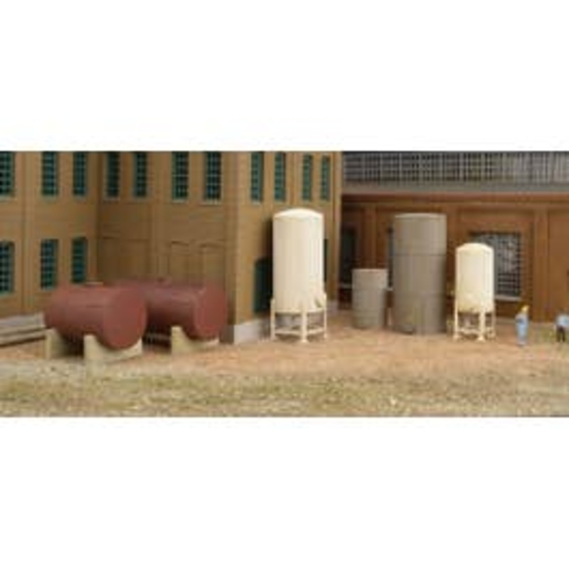 Walthers #933-3265 Six Storage Tanks — Kit