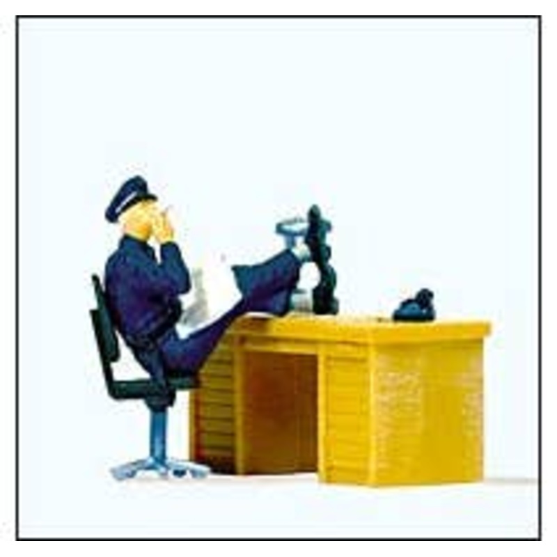Preiser 29089  HO USA Seated Policeman