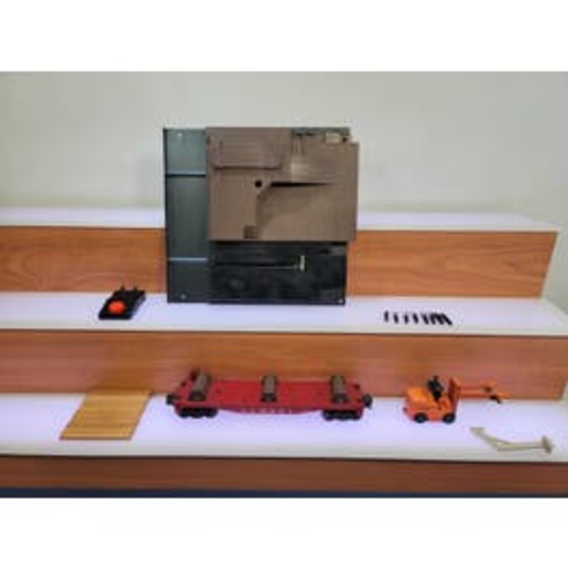 Lionel LIO264 Operating Forklift Platform Set Built up