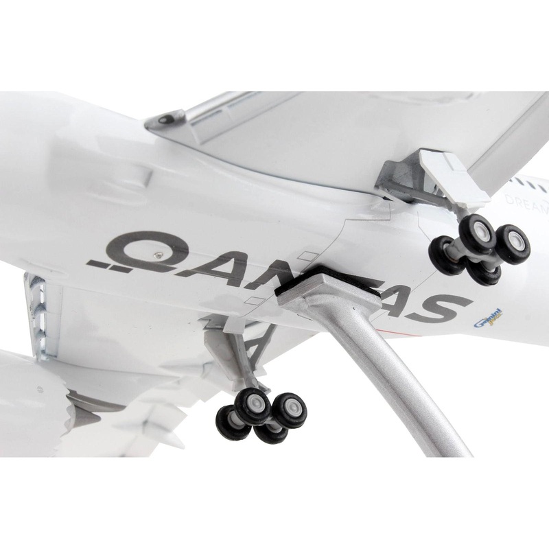 Boeing 787-9 Commercial Aircraft with Flaps Down “Qantas Airways – Spirit of Australia” White with Red Tail “Gemini 200” Series 1/200 Diecast Model Airplane by GeminiJets