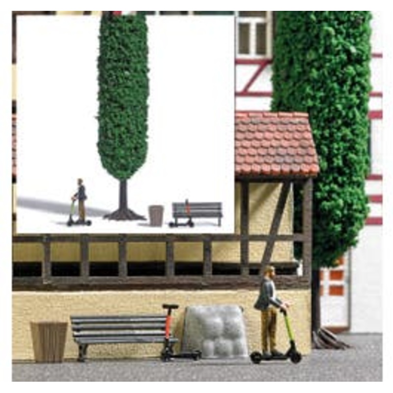 Busch 7867  HO Action Set: E-Scooter