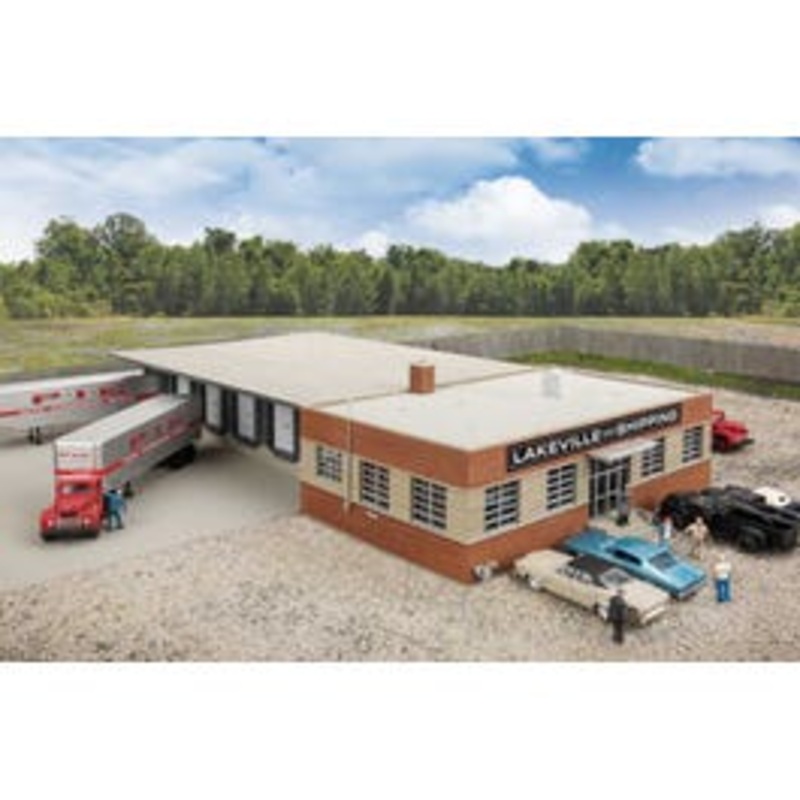 Walthers 933-4131 Cross-Dock Truck Facility — Kit