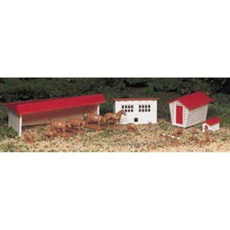 Bachmann #45152 Farm Building Kit with Animals