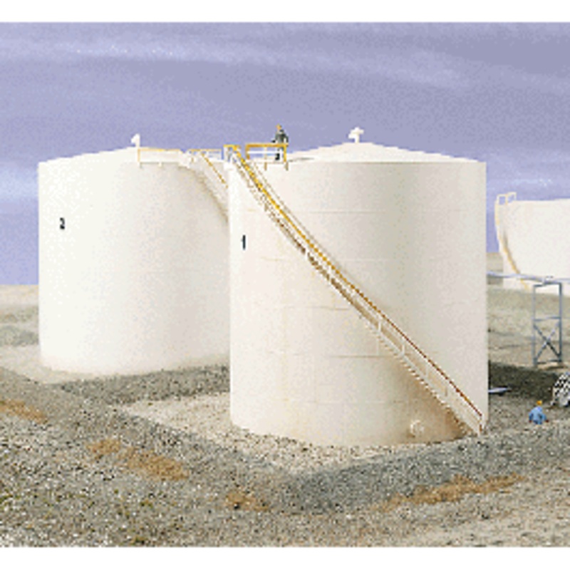 Walthers 933-3168 Tall Oil Storage Tank w/Berm Kit