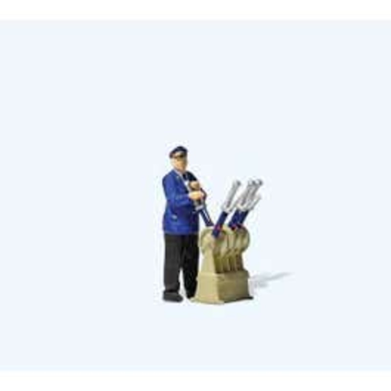 Preiser 28271  HO Signal Box/Interlocking Tower Worker w/Signal Levers