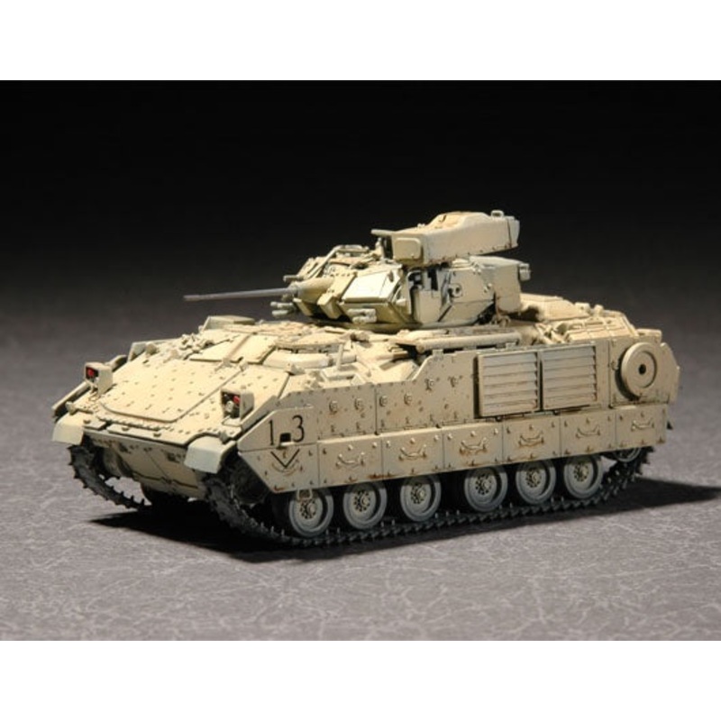 Trumpeter – 1/72 M2A2 ODS/ODS-E Bradley Fighting Vehicle