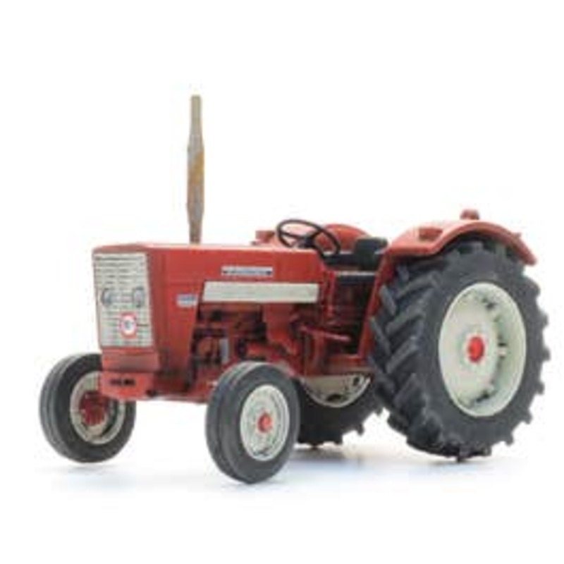 Artitec 387.583  HO McCormick International 624 tractor