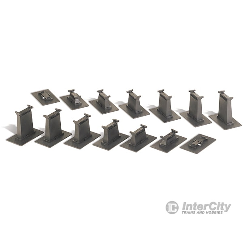 Bachmann 44871 E-Z Track Accessories — 16-Piece Graduated Pier Set