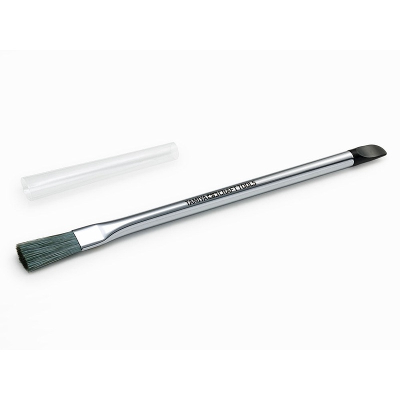 Tamiya – Mini 4WD Cleaning Brush (w/ Sticker Applicator)