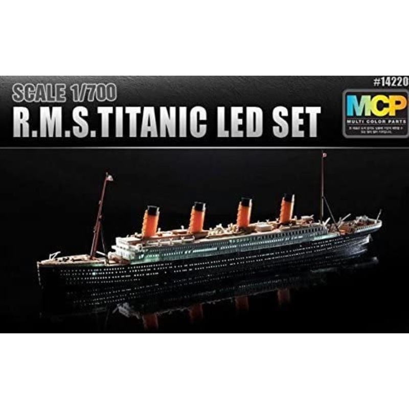 Academy – 1/700 R.M.S. Titanic (Inc. LED)