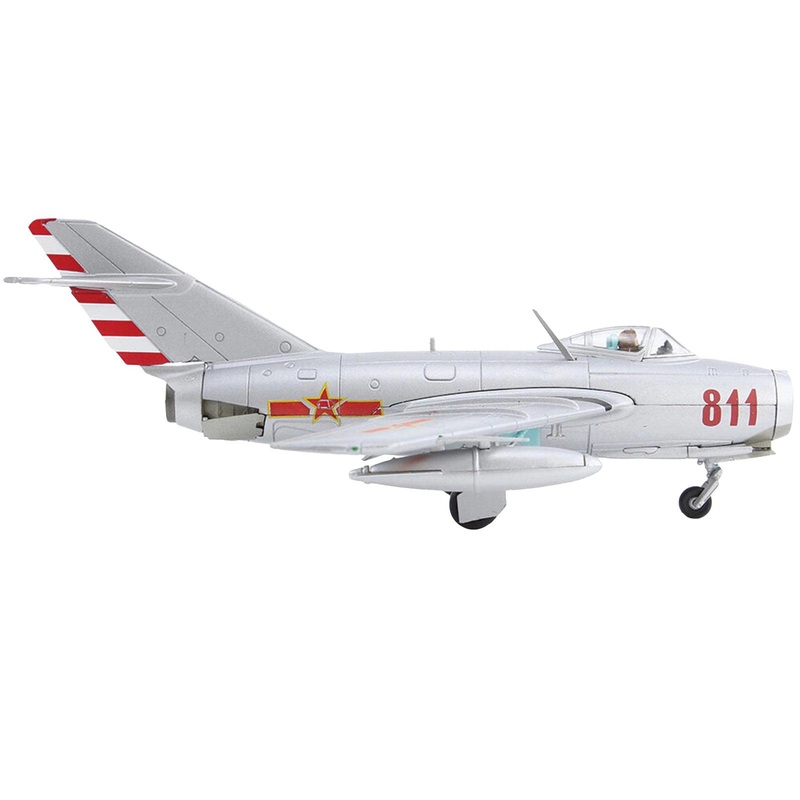 Mikoyan-Gurevich MiG-15Bis Fighter Aircraft “811 72nd Guards Fighter Aviation Regiment (GVIAP) Early Soviet Fighter” Soviet Air Force “Air Power Series” 1/72 Diecast Model by Hobby Master