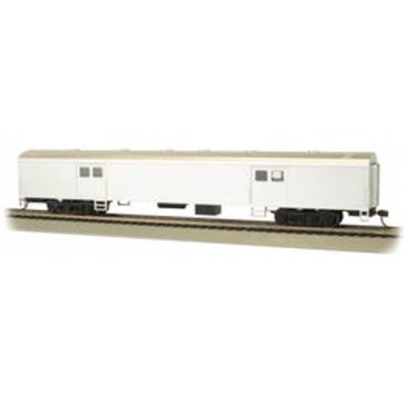 Bachmann #14405 72' Smooth-Side Baggage Car – Painted Unlettered – Aluminum