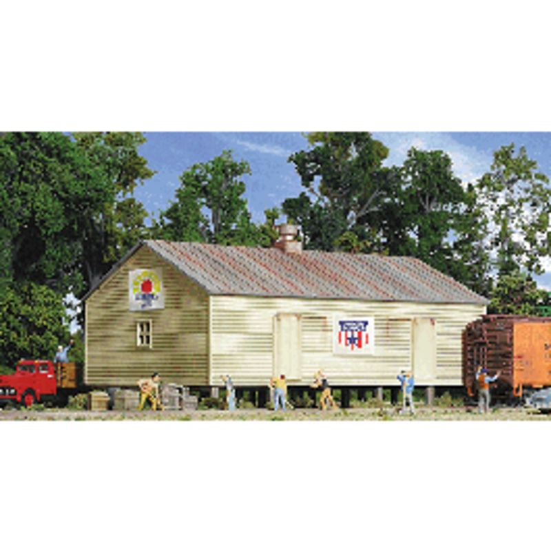Walthers #933-3529 Co-op Storage Shed On Pilings — Kit