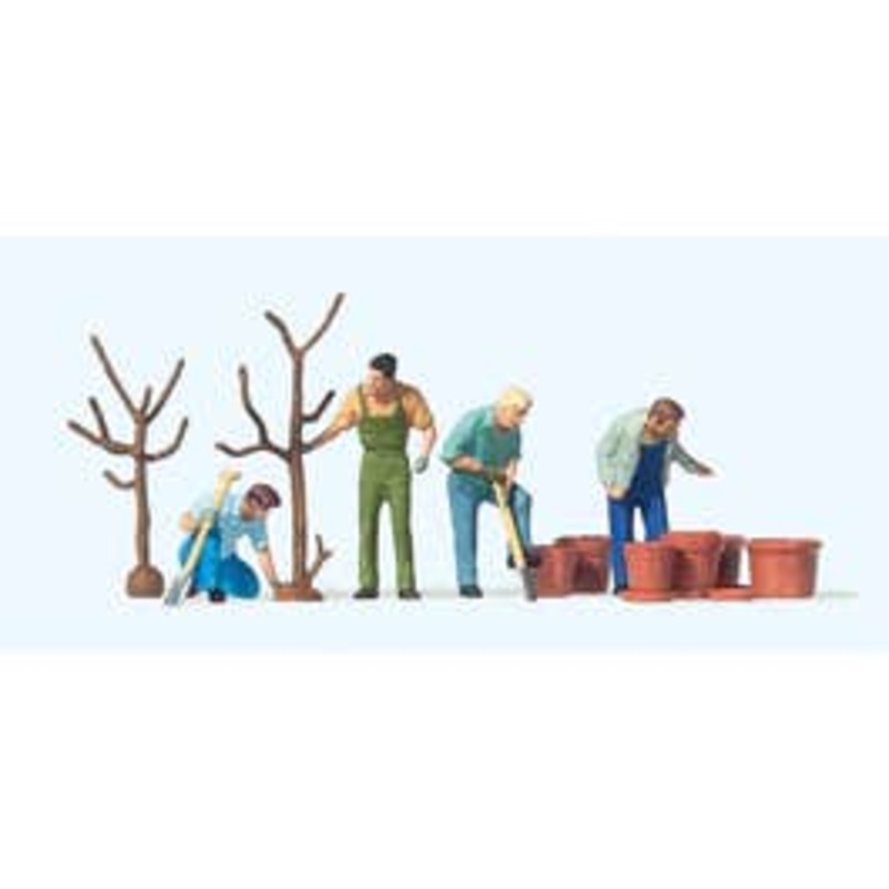Preiser 10466  HO Men Planting Trees 4 pcs