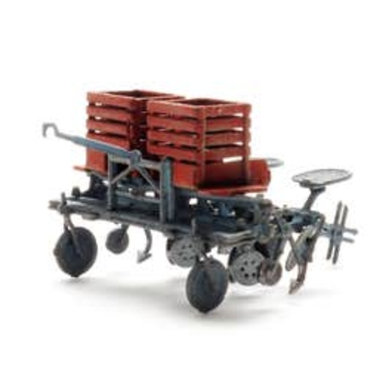 Artitec 387.585  HO potato planter