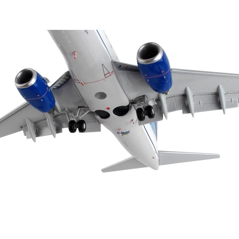 Boeing 737-700 Commercial Aircraft with Flaps Down “United Airlines” White with Blue Tail “Gemini 200” Series 1/200 Diecast Model Airplane by GeminiJets