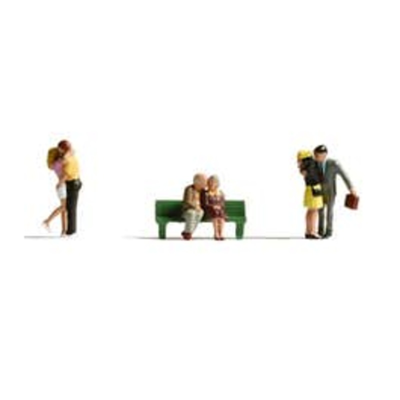 NOCH 36510  N Couples Kissing