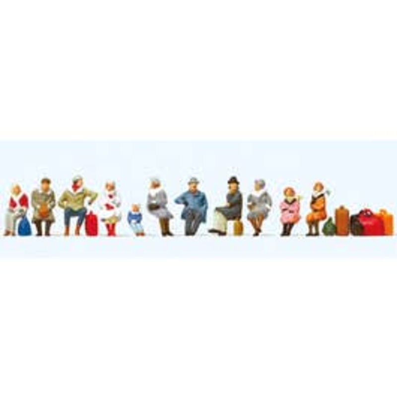 Preiser 10317  HO Seated Passengers Winter 11 pcs