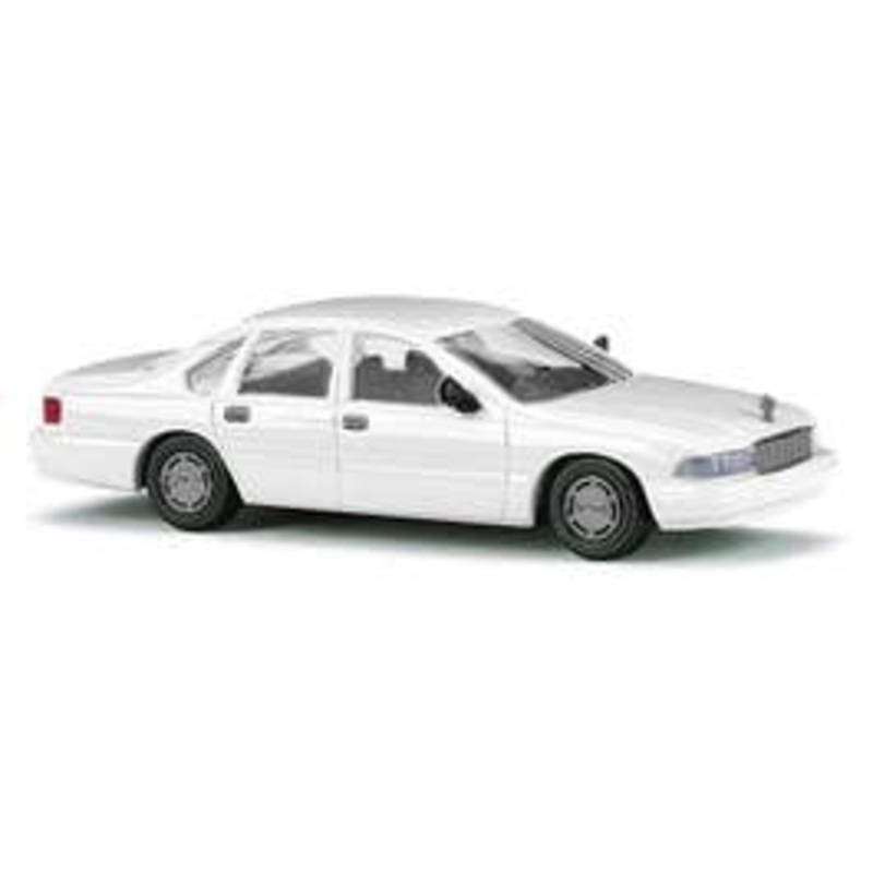 Busch 89122  HO Chevrolet Caprice white