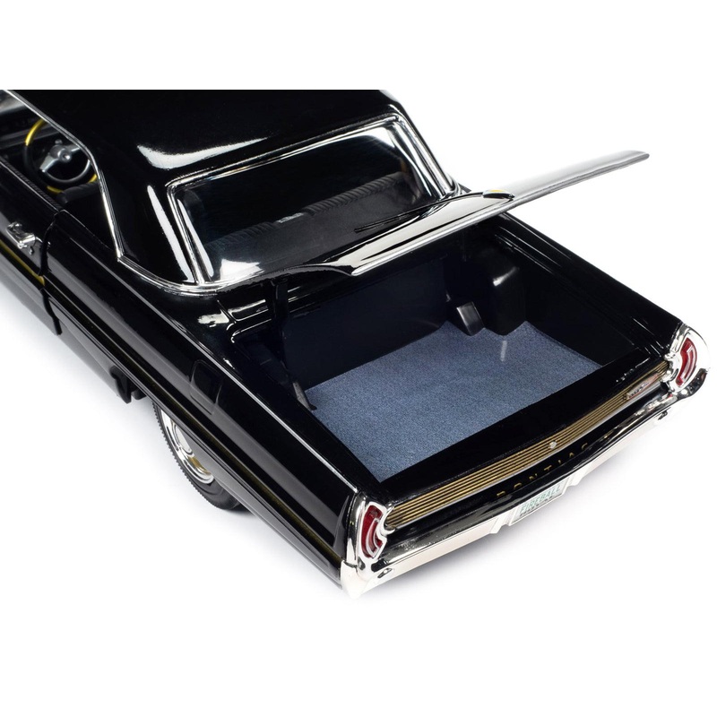 1962 Pontiac Grand Prix “Fireball Roberts Edition” Starlight Black with Gold Stripes 1/18 Diecast Model Car by Auto World