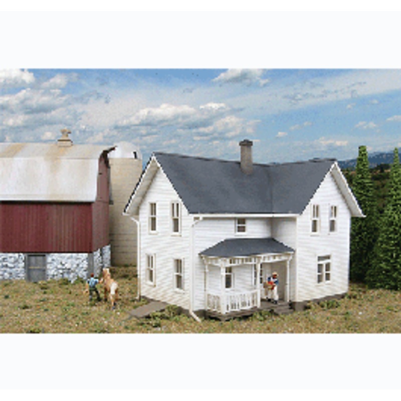 Walthers #933-3333 Rural USA Lancaster Farmhouse – Kit (Plastic)