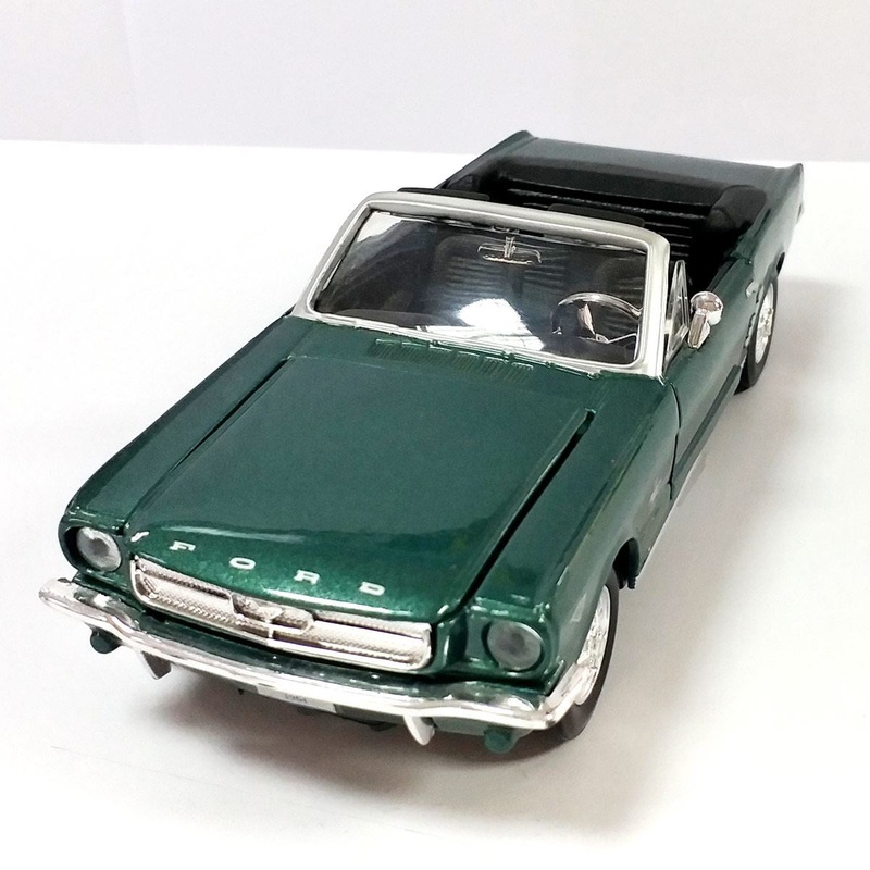 Motor Max – 1/24 Ford Mustang (Convertible) Metallic Green 1964