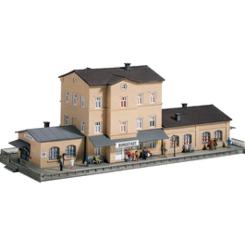 PIKO 60023  N Burgstadt Station – Kit