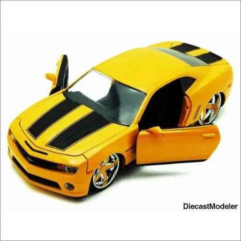 Bigtime Muscle – 2010 Chevy Camaro SS Bumble Bee Hard Top 1:24