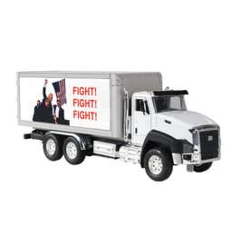 MTH 30-50120  O Trump Roadster Box Truck w/ lights and sound