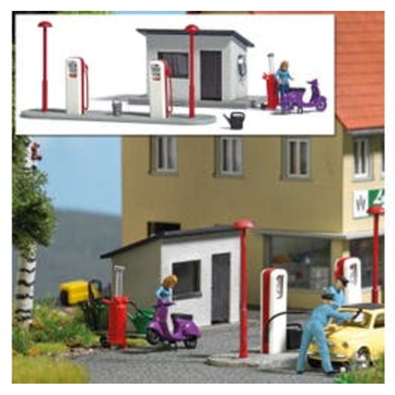 Busch 7832  HO Action Set: Gas Station with Scooter kit