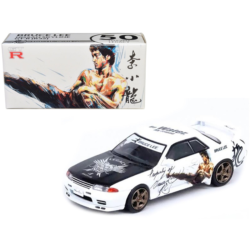 Nissan Skyline GT-R (R32) RHD (Right Hand Drive) White with Black Hood “Bruce Lee Legacy 50 Year Anniversary” 1/64 Diecast Model Car by Inno Models