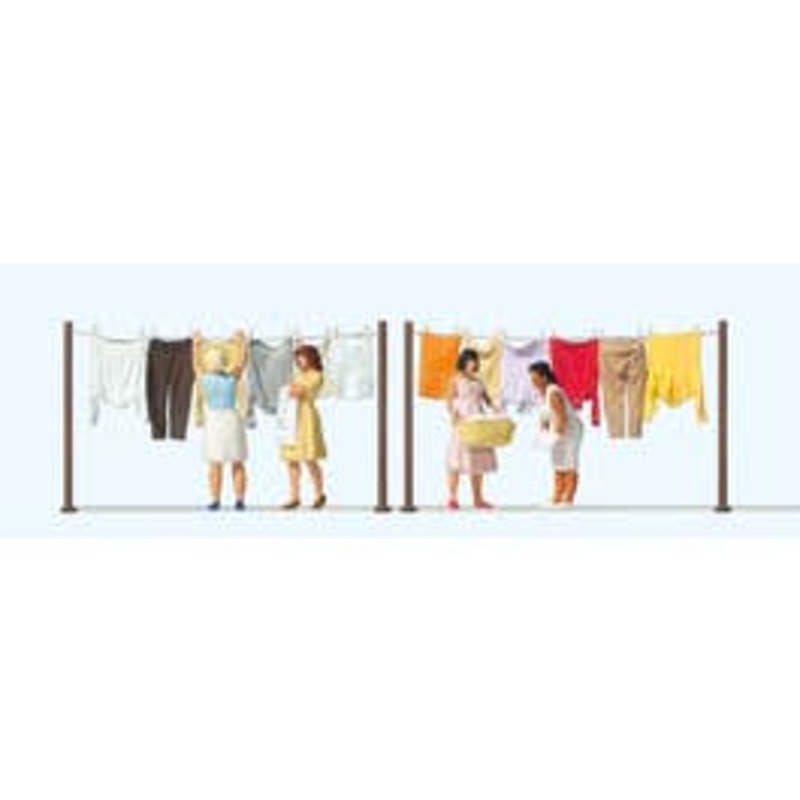 Preiser 10741  HO Women Hanging Laundry