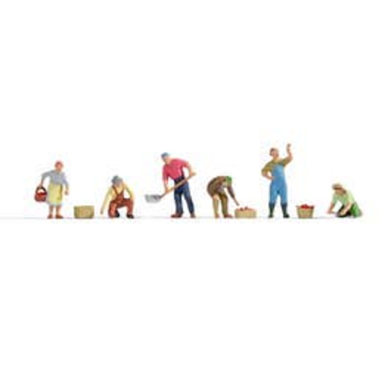 NOCH 15613  HO Gardeners (6 pcs)