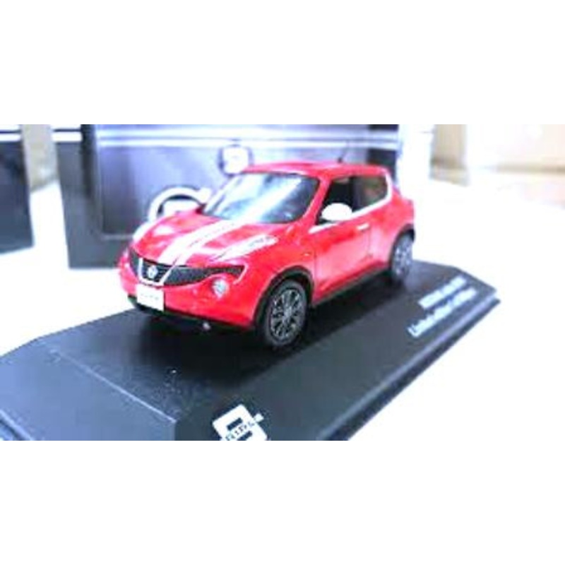 Triple 9 Collection – 1/43 Nissan Duke 2010 (Red)