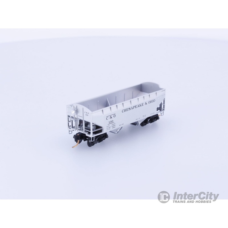 Micro Trains 86030 N 33′ Twin Bay Hopper, Offset Sides Chesapeake and Ohio (CO) 130