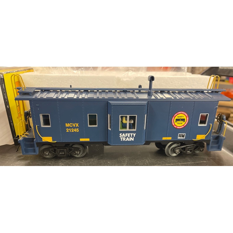 MTH Railking 30-77271 CSX Bay Window Caboose #21245. O SCALE NEW