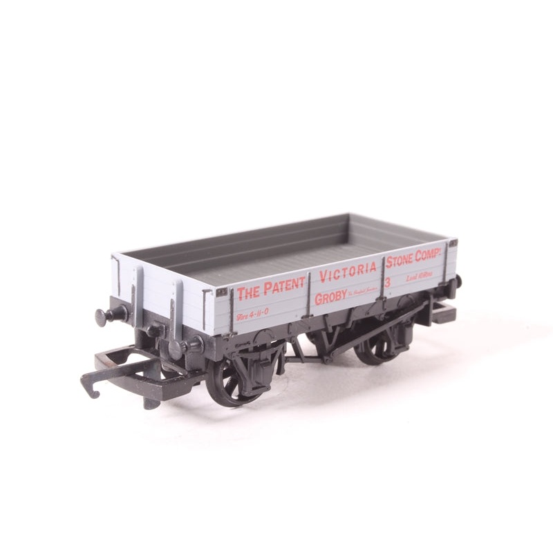 R151 HORNBY 3 plank wagon “The Patent Victoria Stone Company” of Groby. – UNBOXED