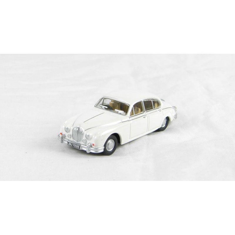 76JAG2002 OXFORD DIECAST Jaguar MKII Old English White